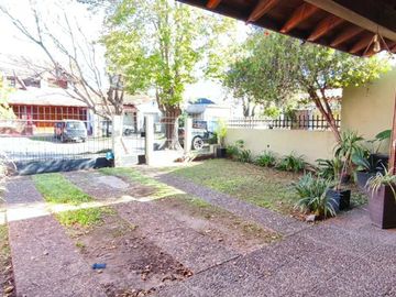 VENTA CASA 5 AMBIENTES EN PADUA CENTRO