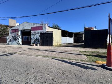 VENTA LOTE COMERCIAL CON GALPÓN ESTACIÓN DE MERLO