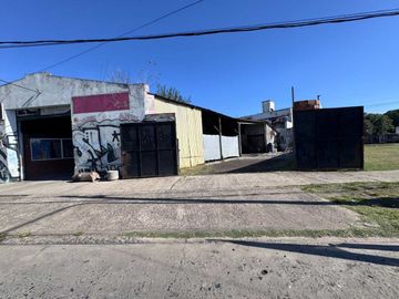 VENTA LOTE COMERCIAL CON GALPÓN ESTACIÓN DE MERLO