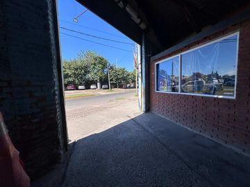 VENTA LOTE COMERCIAL CON GALPÓN ESTACIÓN DE MERLO