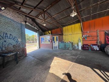 VENTA LOTE COMERCIAL CON GALPÓN ESTACIÓN DE MERLO