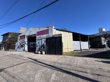 VENTA LOTE COMERCIAL CON GALPÓN ESTACIÓN DE MERLO