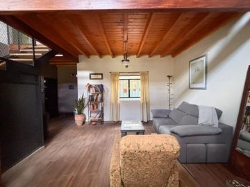 CASA EN VENTA EN LA REJA CON PILETA Y PARQUE