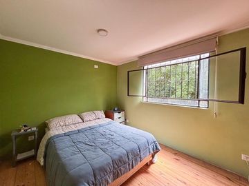 CASA EN VENTA EN LA REJA CON PILETA Y PARQUE