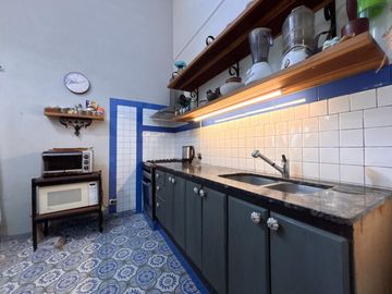 CASA EN VENTA EN LA REJA CON PILETA Y PARQUE