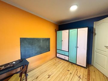CASA EN VENTA EN LA REJA CON PILETA Y PARQUE