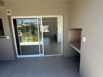 VENTA CASA A ESTRENAR 3 DORM/PARR JARD LA ANGELICA