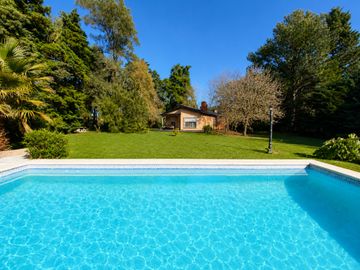 VENTA CASA 4 AMB CON PILETA Y QUINCHO- EL REMANSO-
