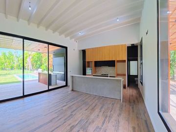 Casa en venta 4mb Country carmel Pilar a estrenar