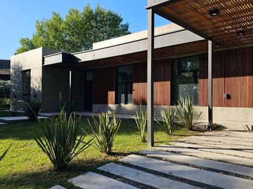 Casa en venta 4mb Country carmel Pilar a estrenar