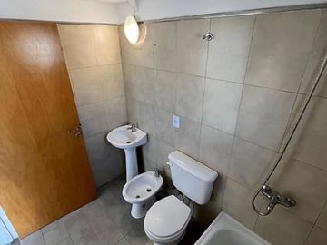 ALQUILER HUMBERTO I 1485  7 B CONSTITUCION