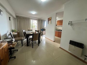 VENTA DEPARTAMENTO 2 DORMITORIOS - PATIO- ARROYITO