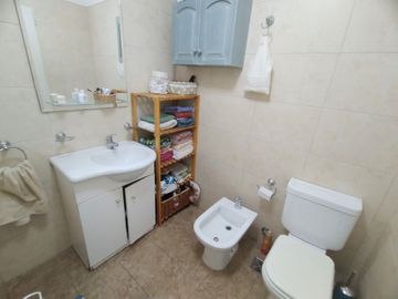 VENTA 2 AMB. IMPECABLE . 67 m². BALCON . CABALLITO