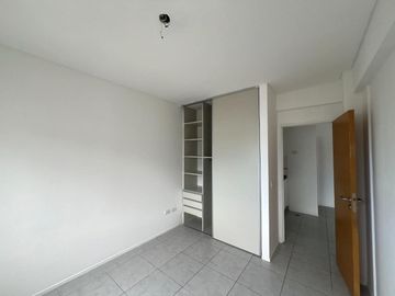 DOS AMBIENTES LUMINOSO CON BALCON - Almagro Norte