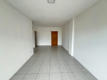 DOS AMBIENTES LUMINOSO CON BALCON - Almagro Norte
