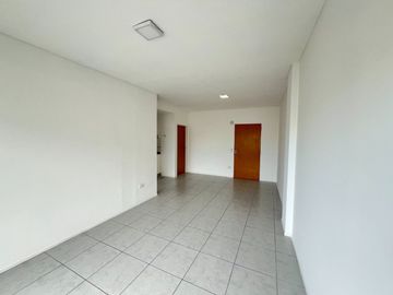 DOS AMBIENTES LUMINOSO CON BALCON - Almagro Norte