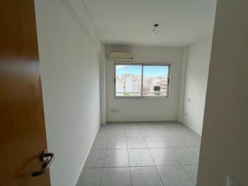 DOS AMBIENTES LUMINOSO CON BALCON - Almagro Norte