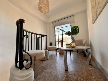 VENTA DEPTO. DUPLEX AMUEBLADO 4 AMB C/BALCON