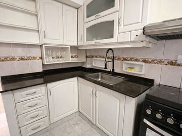 VENTA DEPTO. DUPLEX AMUEBLADO 4 AMB C/BALCON