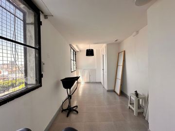 VENTA DEPTO. DUPLEX AMUEBLADO 4 AMB C/BALCON