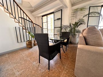 VENTA DEPTO. DUPLEX AMUEBLADO 4 AMB C/BALCON
