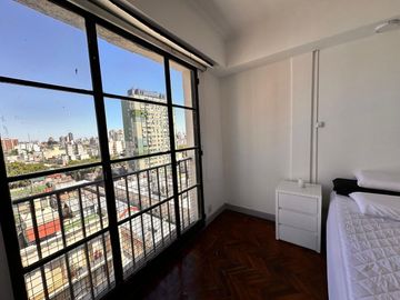 VENTA DEPTO. DUPLEX AMUEBLADO 4 AMB C/BALCON