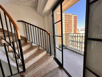 VENTA DEPTO. DUPLEX AMUEBLADO 4 AMB C/BALCON