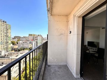 VENTA DEPTO. DUPLEX AMUEBLADO 4 AMB C/BALCON