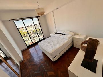 VENTA DEPTO. DUPLEX AMUEBLADO 4 AMB C/BALCON