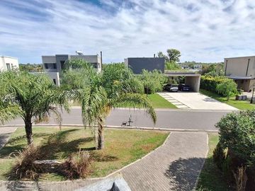 VENTA CASA BARRIO SAN MATIAS AREA 5 C/PILETA 5 AMB