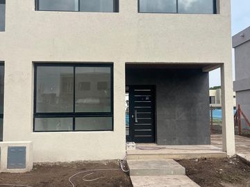 Venta Casa/Dúplex 5 ambientes Spring Park Pilar