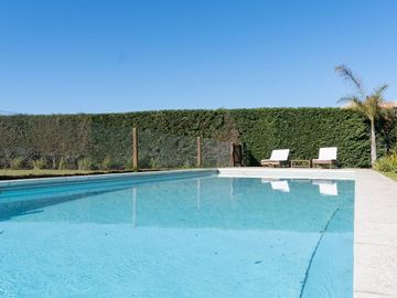 VENTA CASA 5 AMB. EL CANTÓN ISLAS, ESCOBAR PERMUTA