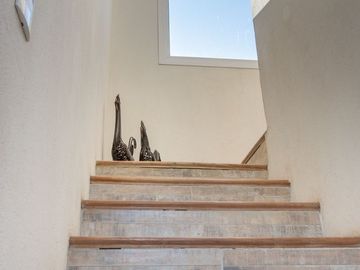 VENTA CASA 5 AMB. EL CANTÓN ISLAS, ESCOBAR PERMUTA