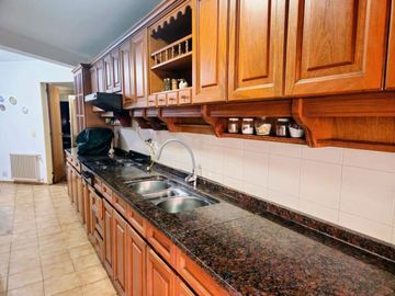 Vendo Depto 3 dorm con Balcón y Cochera en Nva Cba
