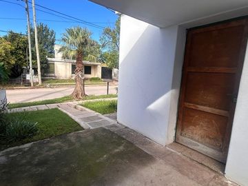CASA A RECICLAR EN RESIDENCIAL  VELEZ SARFIELD
