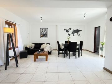 CASA VENTA LA PLATA 2 DORMITORIOS PATIO COCHERA