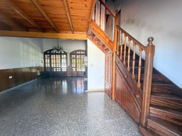 CASA VENTA TOLOSA 3 DORMITORIOS PATIO APTO BANCO
