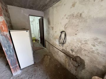 VENTA GALPÓN/DEPOSITO CON PATIO EN MERLO!