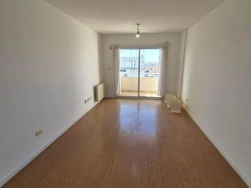 Dpto  2 amb Fte c/balcón en venta Lomas centro