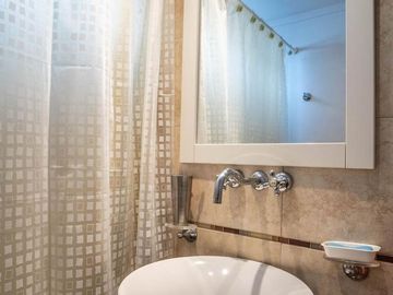 Dpto  2 amb Fte c/balcón en venta Lomas centro