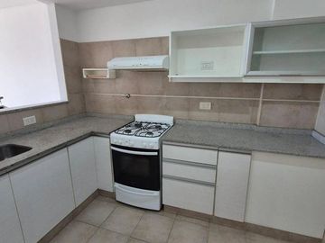Dpto  2 amb Fte c/balcón en venta Lomas centro