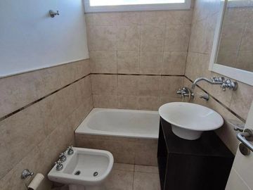 Dpto  2 amb Fte c/balcón en venta Lomas centro