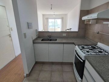 Dpto  2 amb Fte c/balcón en venta Lomas centro