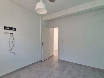VENTA CASA LOTE PROPIO CON GALPON EN WILDE 10 X 46