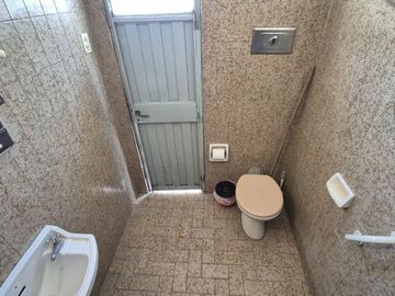 VENTA CASA LOTE PROPIO CON GALPON EN WILDE 10 X 46