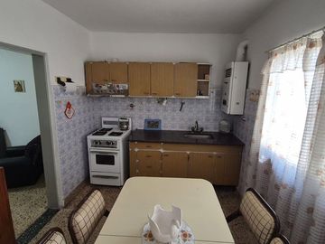 VENTA CASA LOTE PROPIO CON GALPON EN WILDE 10 X 46