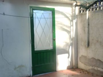 CASA EN VENTA IDEAL PARA 2 FLIAS, SUIPACHA AL 2900