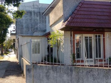 CASA EN VENTA IDEAL PARA 2 FLIAS, SUIPACHA AL 2900