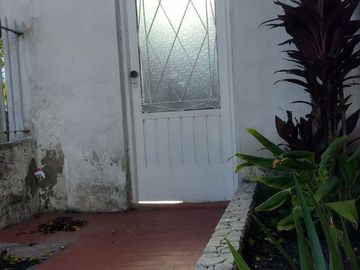 CASA EN VENTA IDEAL PARA 2 FLIAS, SUIPACHA AL 2900