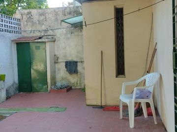 CASA EN VENTA IDEAL PARA 2 FLIAS, SUIPACHA AL 2900